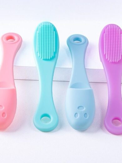 Soft Bristles Nose Cleaner