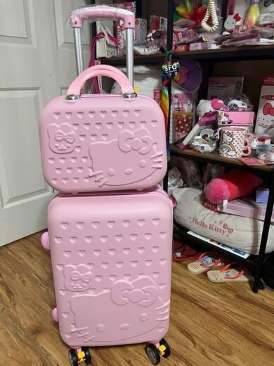 Hello Kitty Beauty Vanity Suitcase (Pre order)
