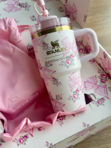 Stanley X Loveshack Holiday 20 oz