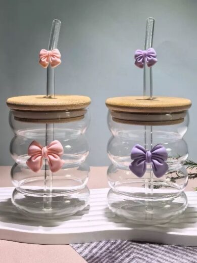 Bow Glass Tumbler with Straw