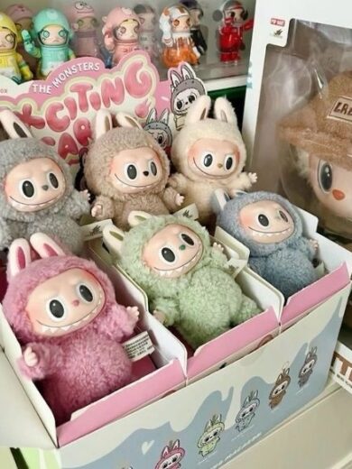 THE MONSTERS - Exciting Macaron Vinyl Face